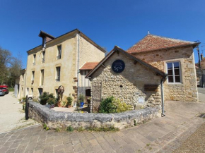 Gîte du Moulin de Barutel Mamers,Petite maison avec 1 chambre idéale couple,SPA et Soins sur réservation